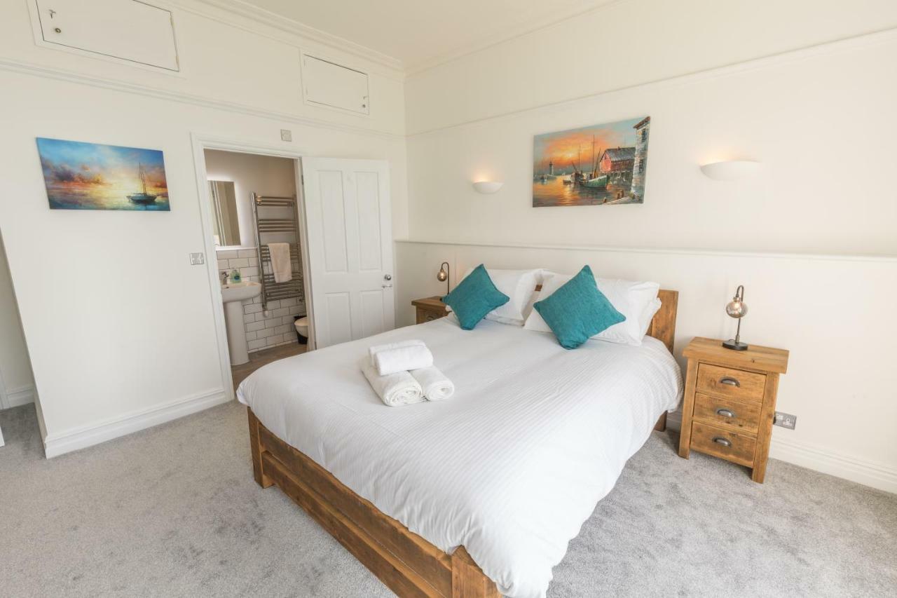 Pier View Apartment Totland Exterior foto
